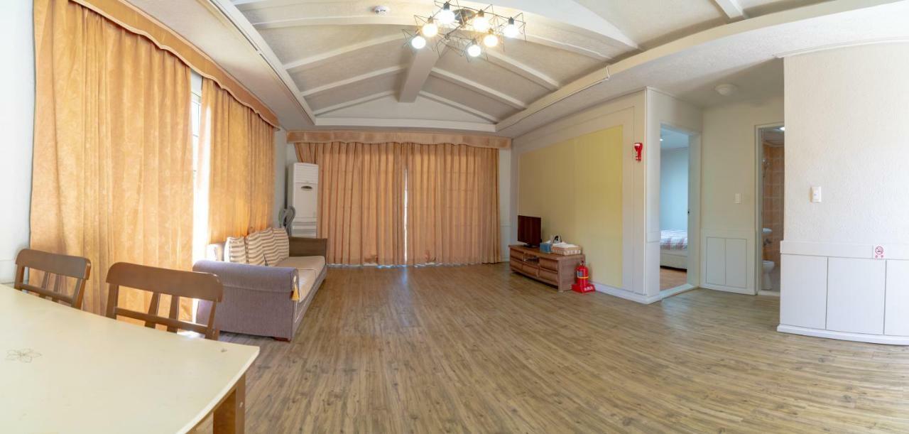 Joyville Resort Jeju Exterior photo